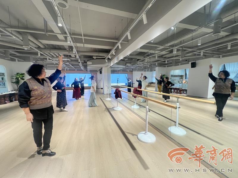 华商报记者走访西安9家老年教育机构 收费咋样？课程如何？